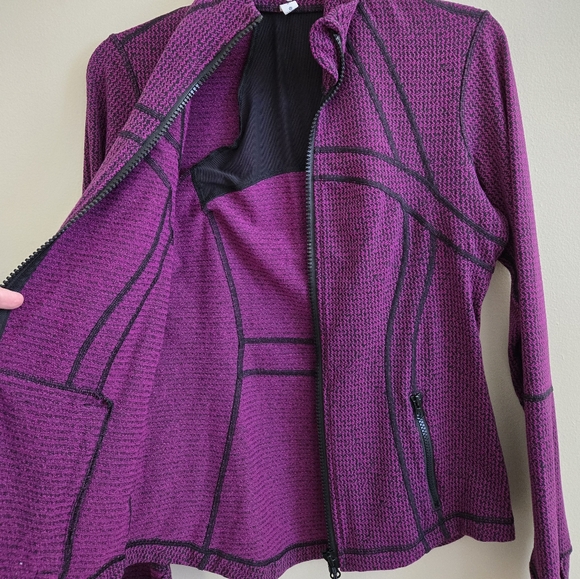 ✨️Like New✨️ Lululemon define jacket, houndstooth pattern - Picture 4 of 8